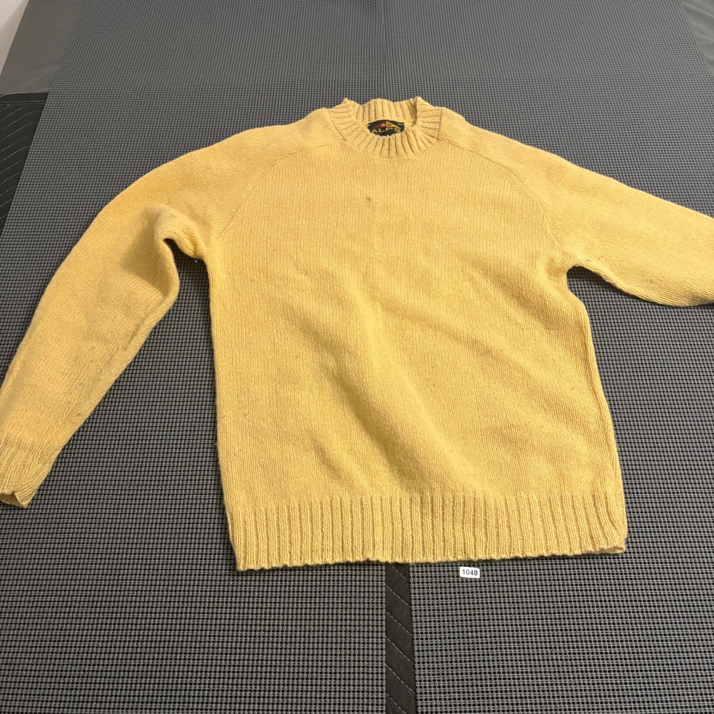 Vintage Alps Wool Knit Sweater Yellow Raglan Crewneck Mens Small 1048